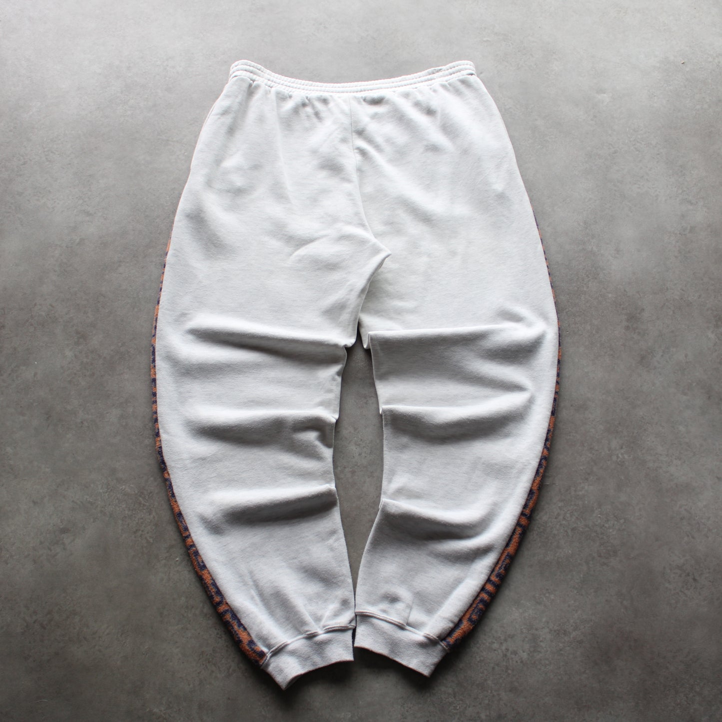 Adidas Arctic Fire Vintage Sweatpants – Grey Patterned Side Panels (Man-XL