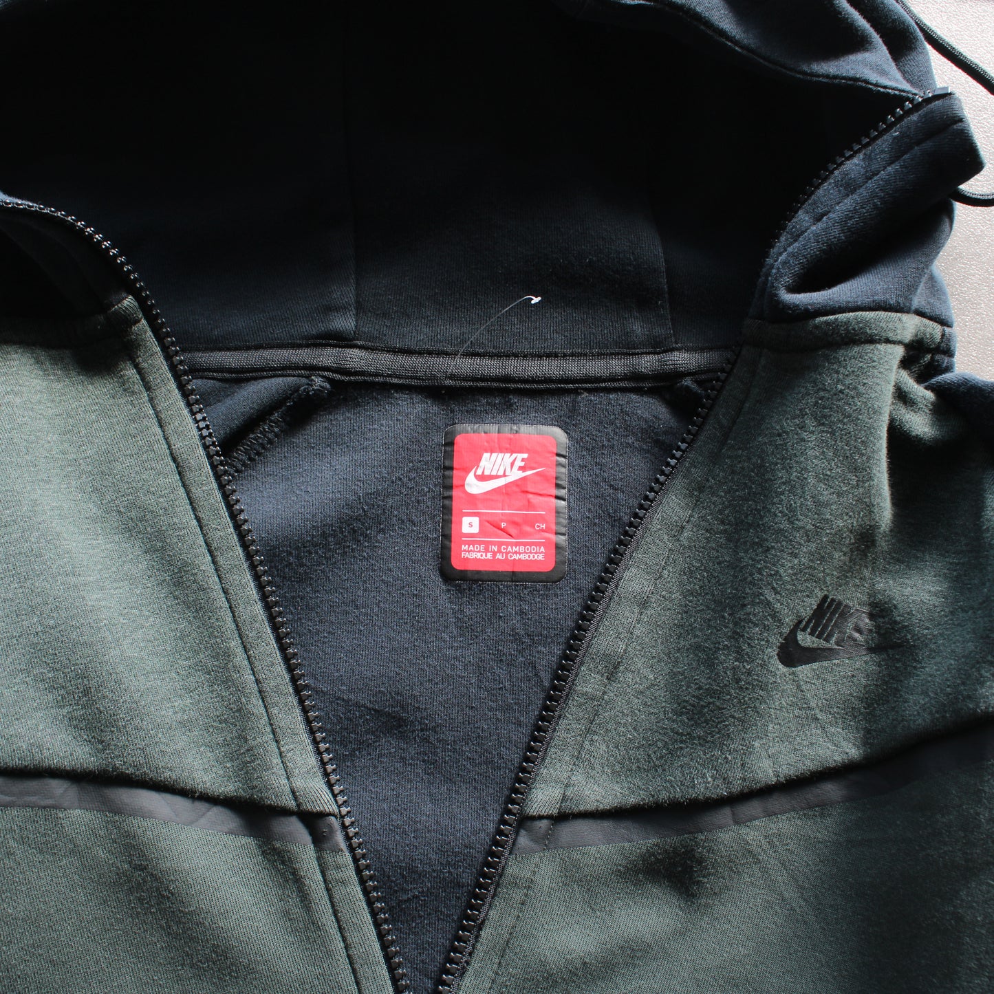 Nike Tech Fleece Hoodie – Olive/Black (Man-S)