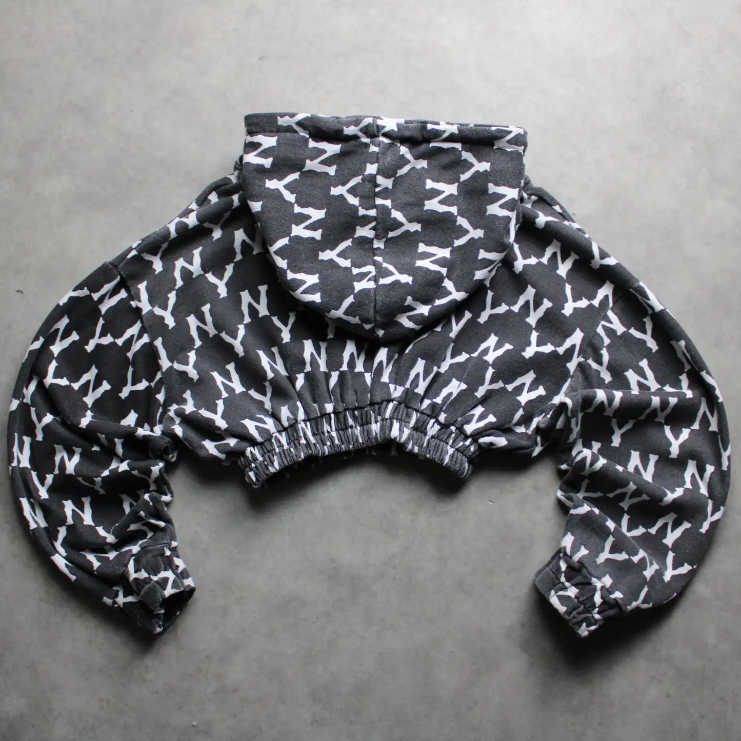 Yunaka All-Over Logo Crop Hoodie – Black/White (Woman-M)