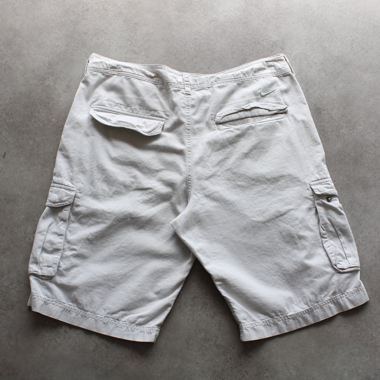Nike Cargo Shorts (Man-W34)