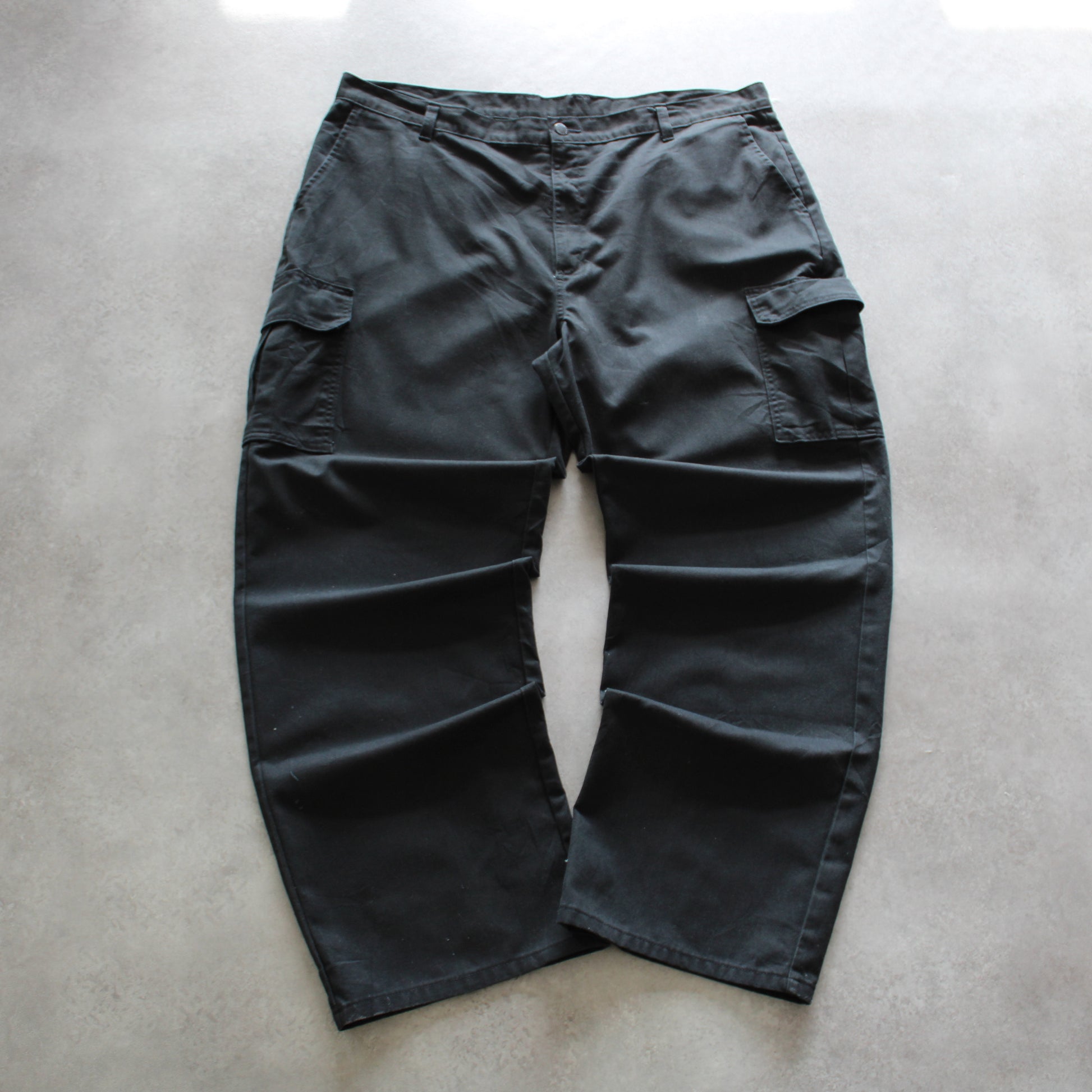 Dickies cargo pants, vintage black cargo trousers, workwear cargo pants, retro streetwear pants, Dickies utility pants, men’s cargo trousers