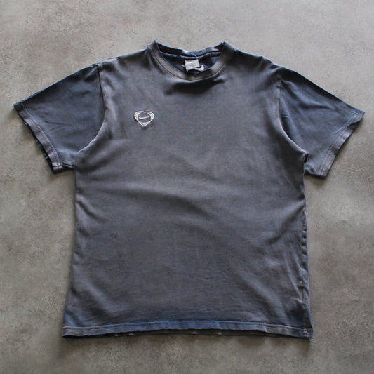 Nike Vintage Faded Black T-Shirt – Minimal Swoosh Logo (Man-M) [FLAWED]