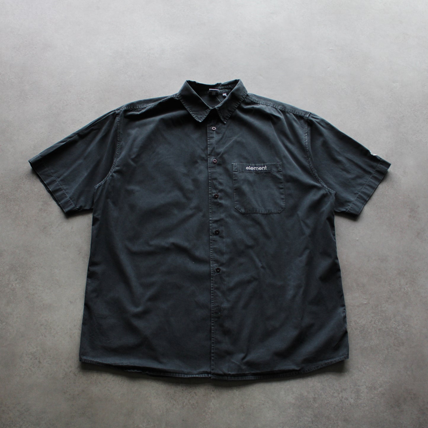 Element Black Short Sleeve Button-Up Shirt with Chest Pocket (Man-XL)