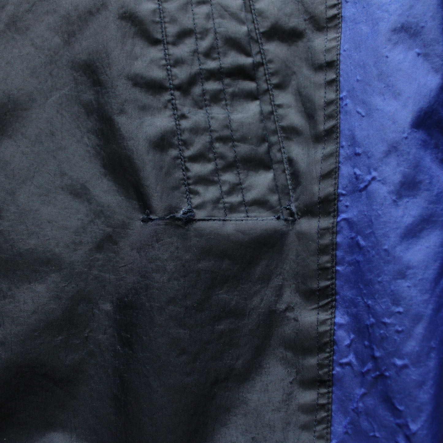 Nike Premier Vintage Black & Blue Windbreaker Jacket with Logo Detailing (Man-XL)