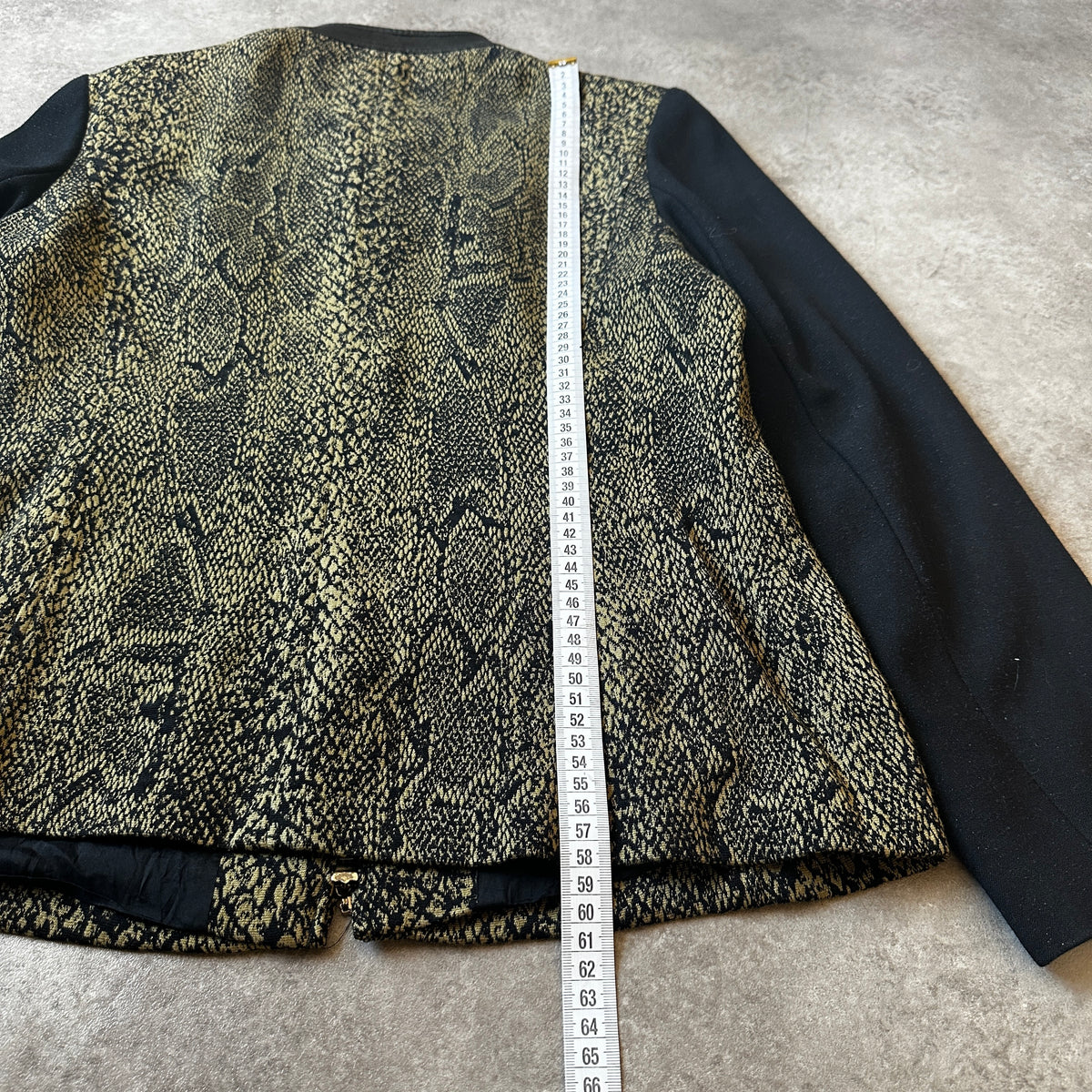 Elegance Snake Pattern Zip Jacket 40