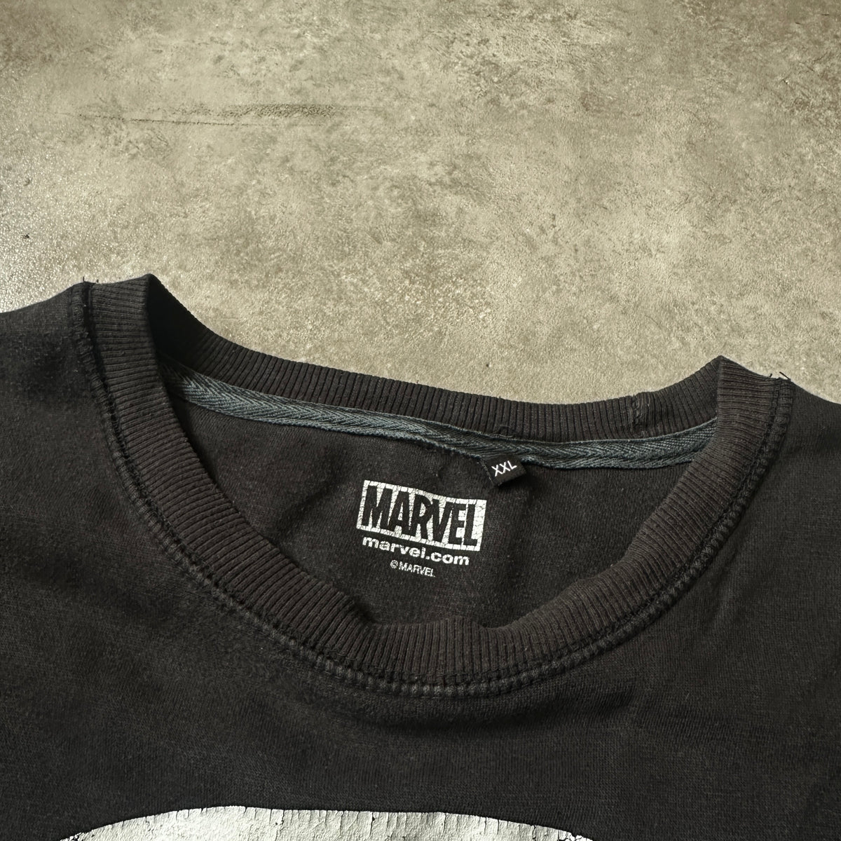 Marvel Black Punisher Graphic Crewneck XXL