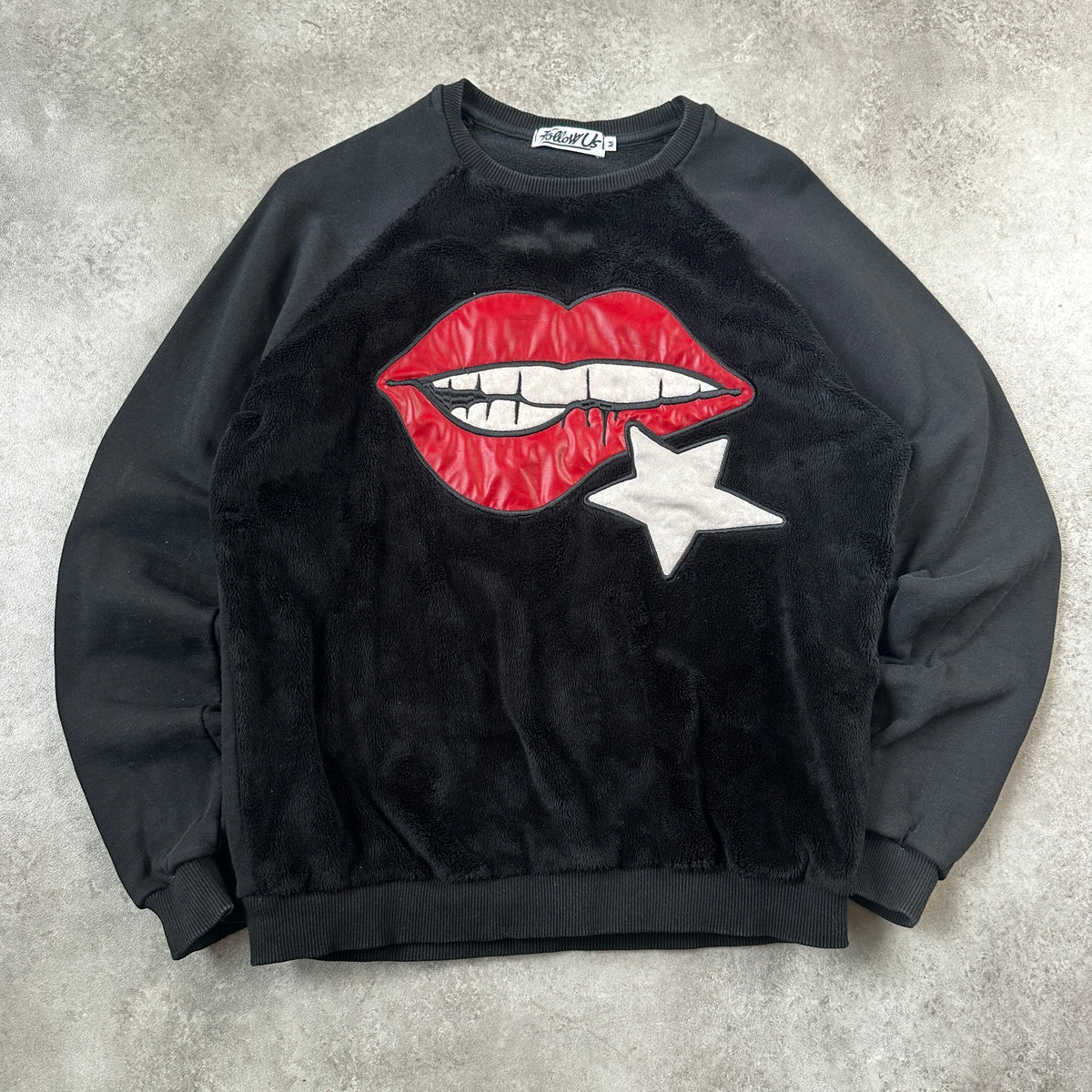 Follow Us Black Lips & Star Patch Fleece Crewneck M