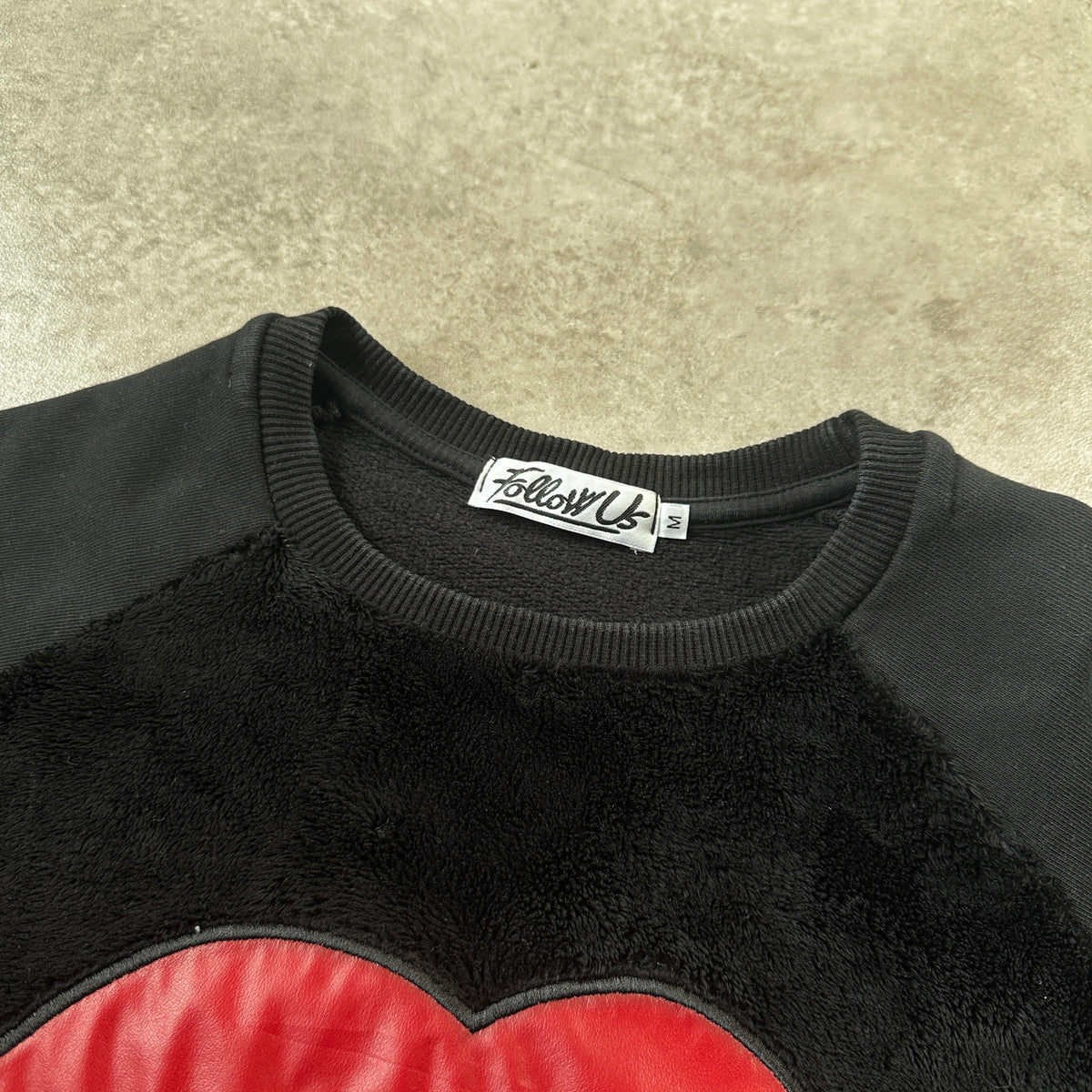 Follow Us Black Lips & Star Patch Fleece Crewneck M