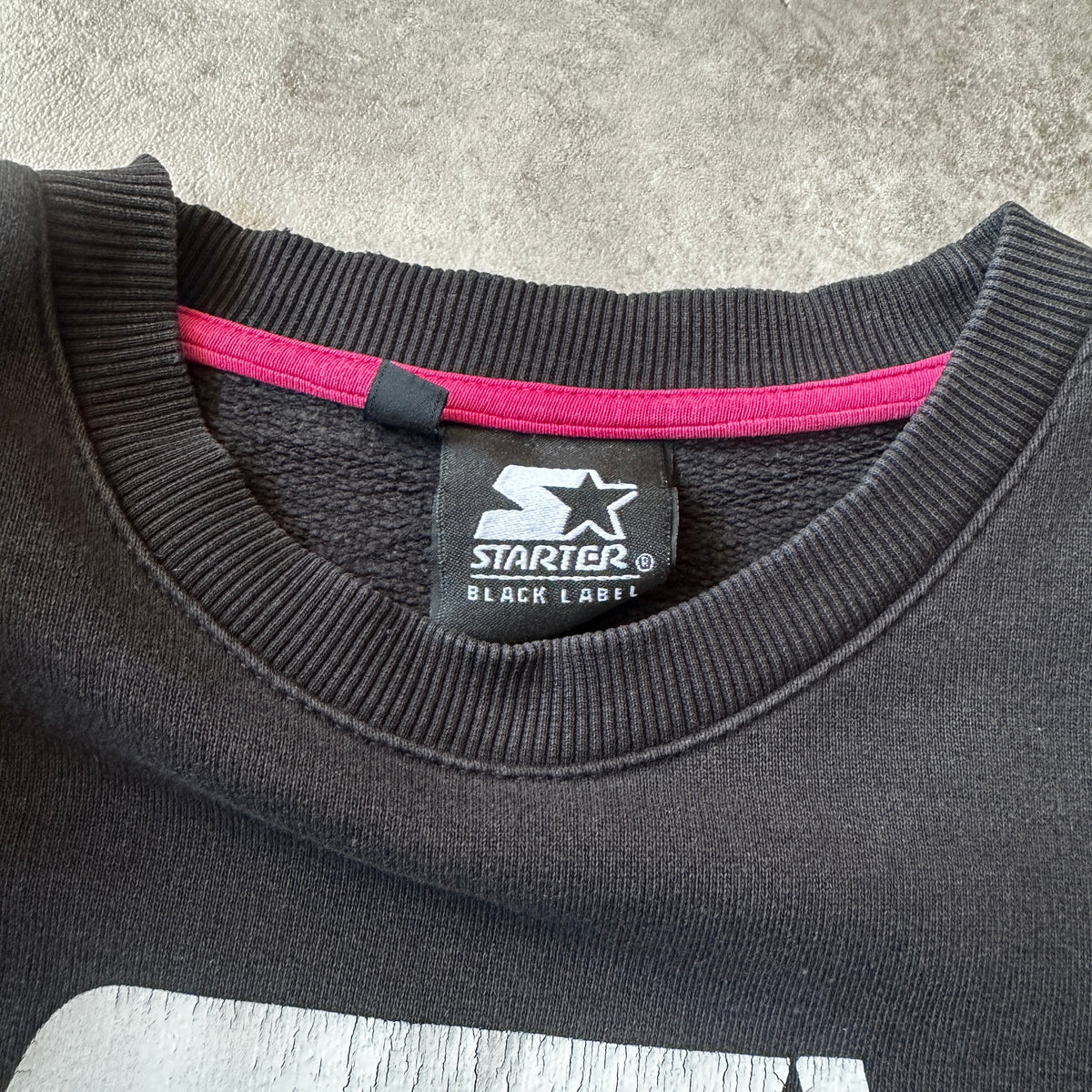 Starter Black Big Front Logo Crewneck M