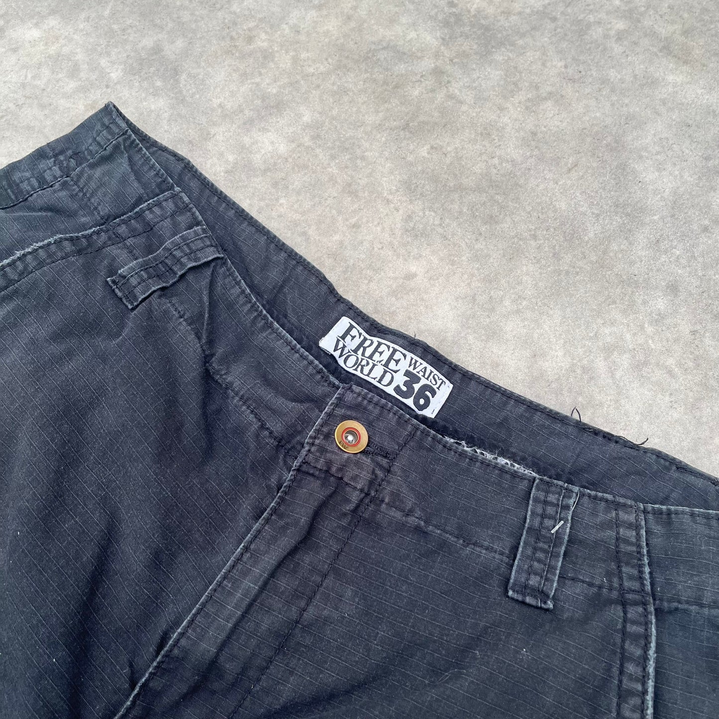 Free World Black Cargo Shorts W36