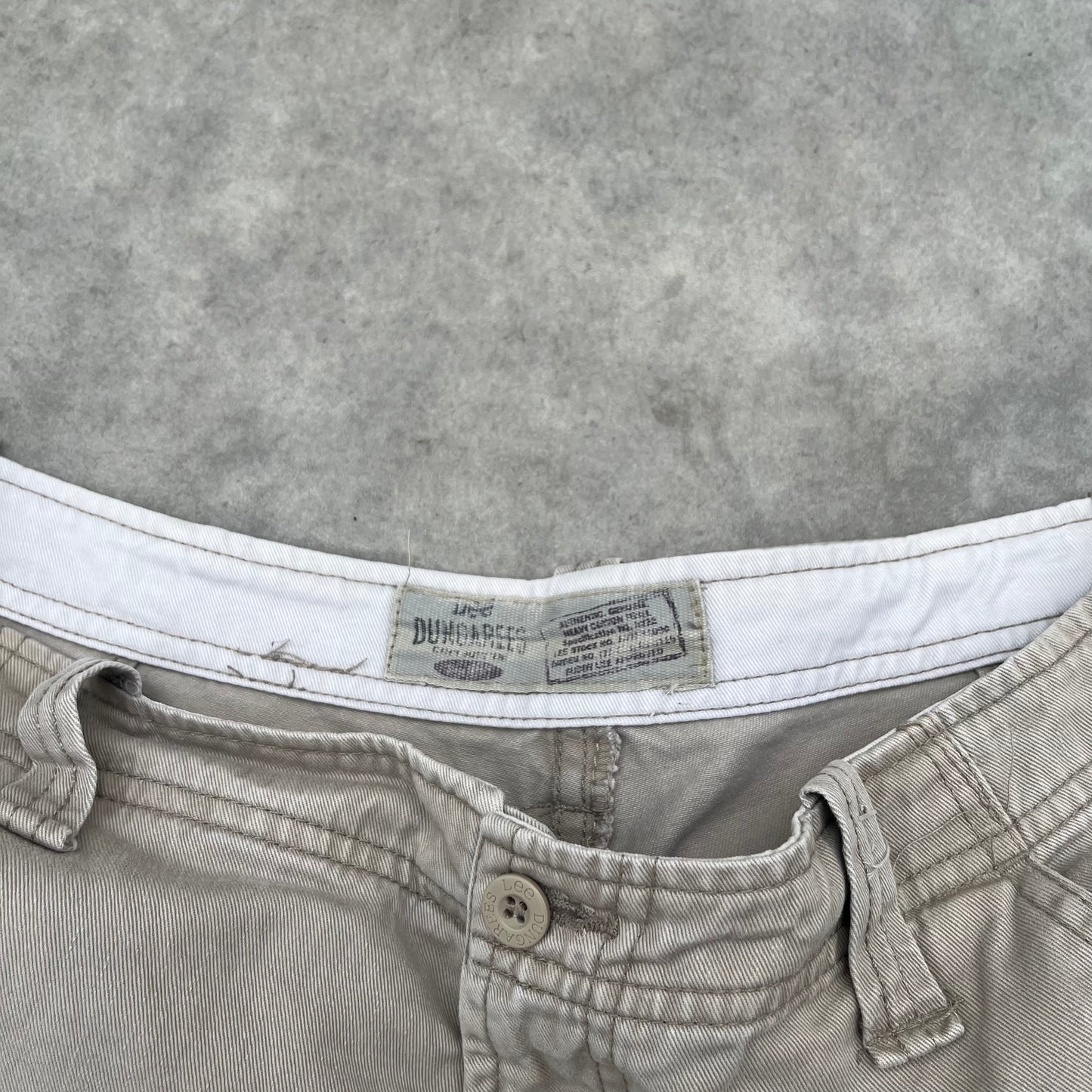 Lee Dungarees Beige Cargo Shorts W32