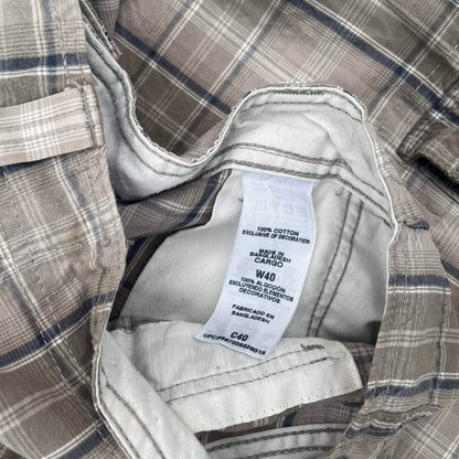 Levi's Plaid Cargo Shorts W40