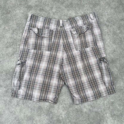 Levi's Plaid Cargo Shorts W40