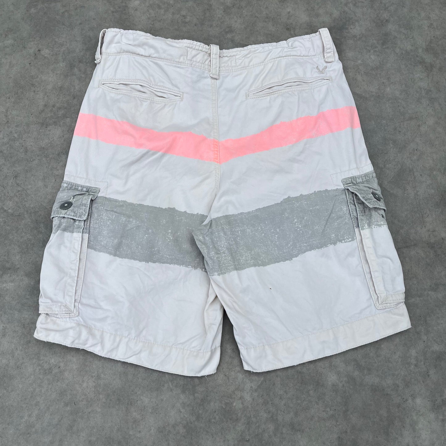 American Eagle White Striped Cargo Shorts W34