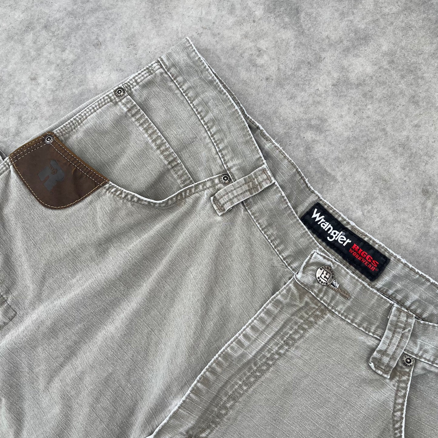 Wrangler Beige Cargo Shorts W38