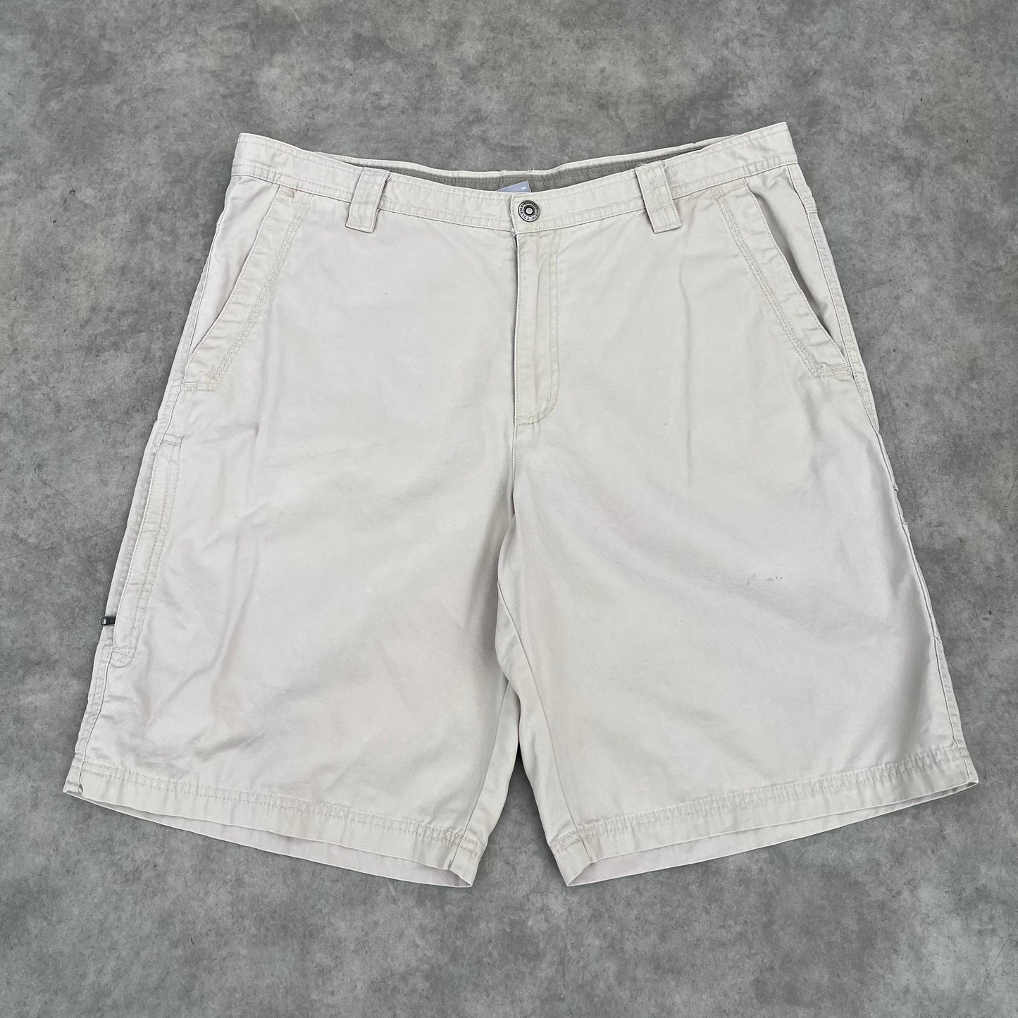 Columbia Beige Cargo Shorts W38