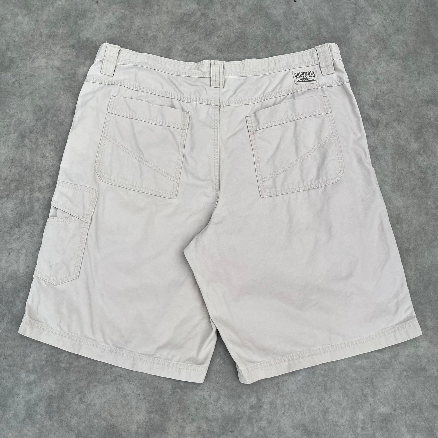 Columbia Beige Cargo Shorts W38