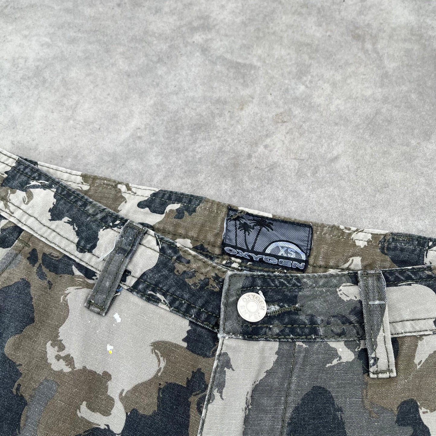 Oxygen Camo Cargo Shorts XS