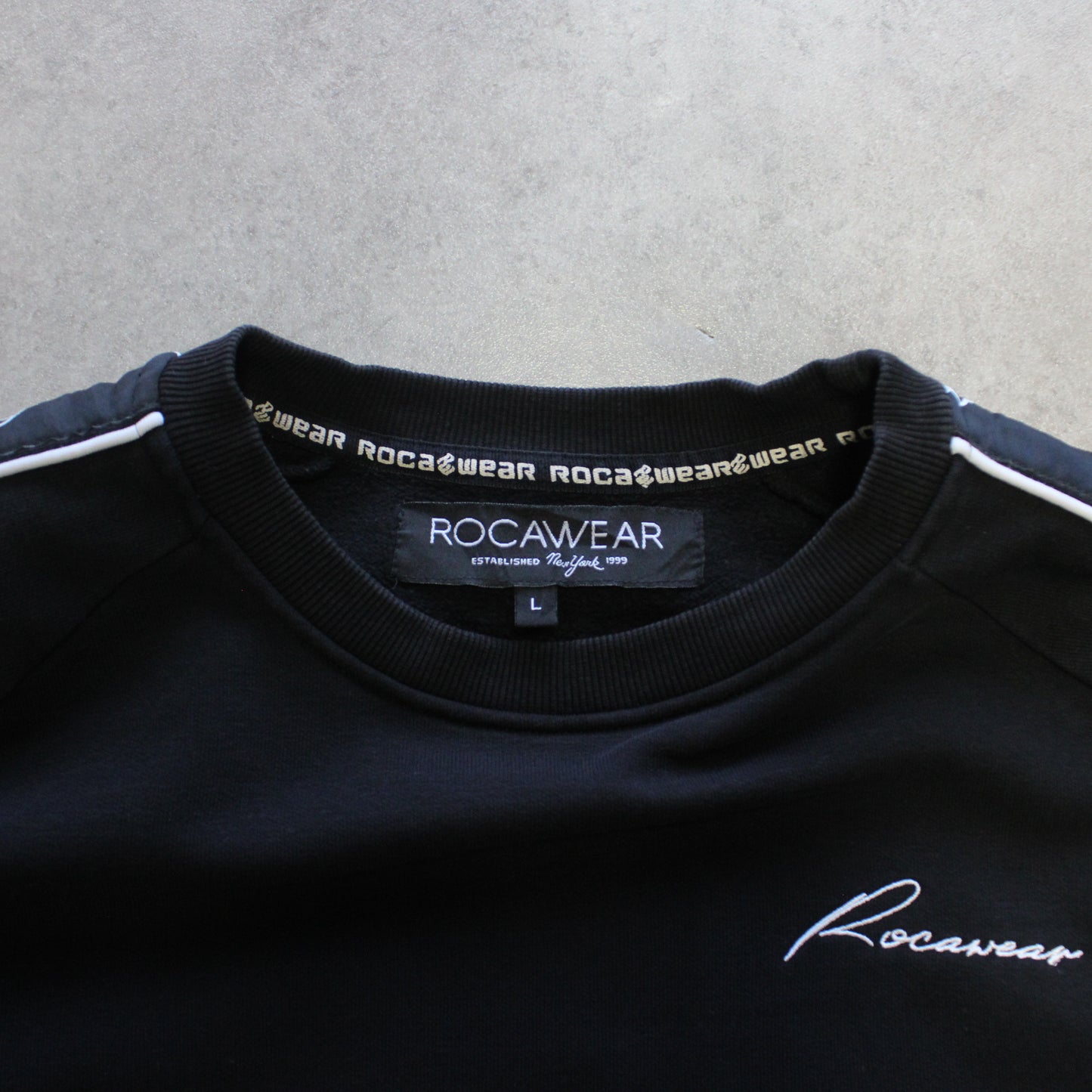Rocawear Crewneck – Black (Woman-L)