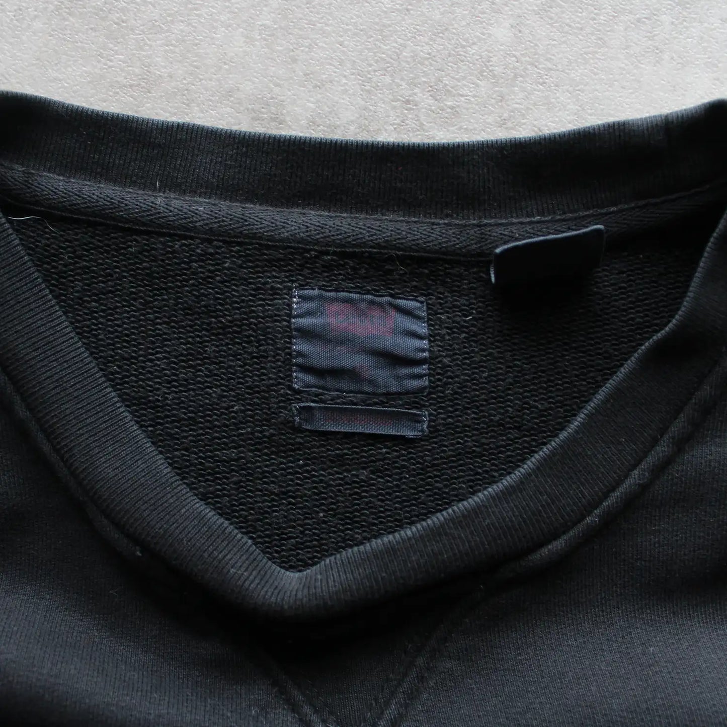 Levi’s Embroidered Logo Crewneck – Black (Man-M)