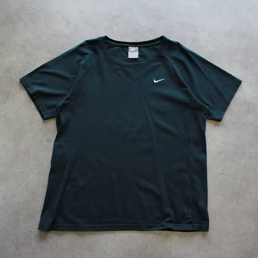 Nike Small Embroidered Logo Tee – Black (Woman-L)