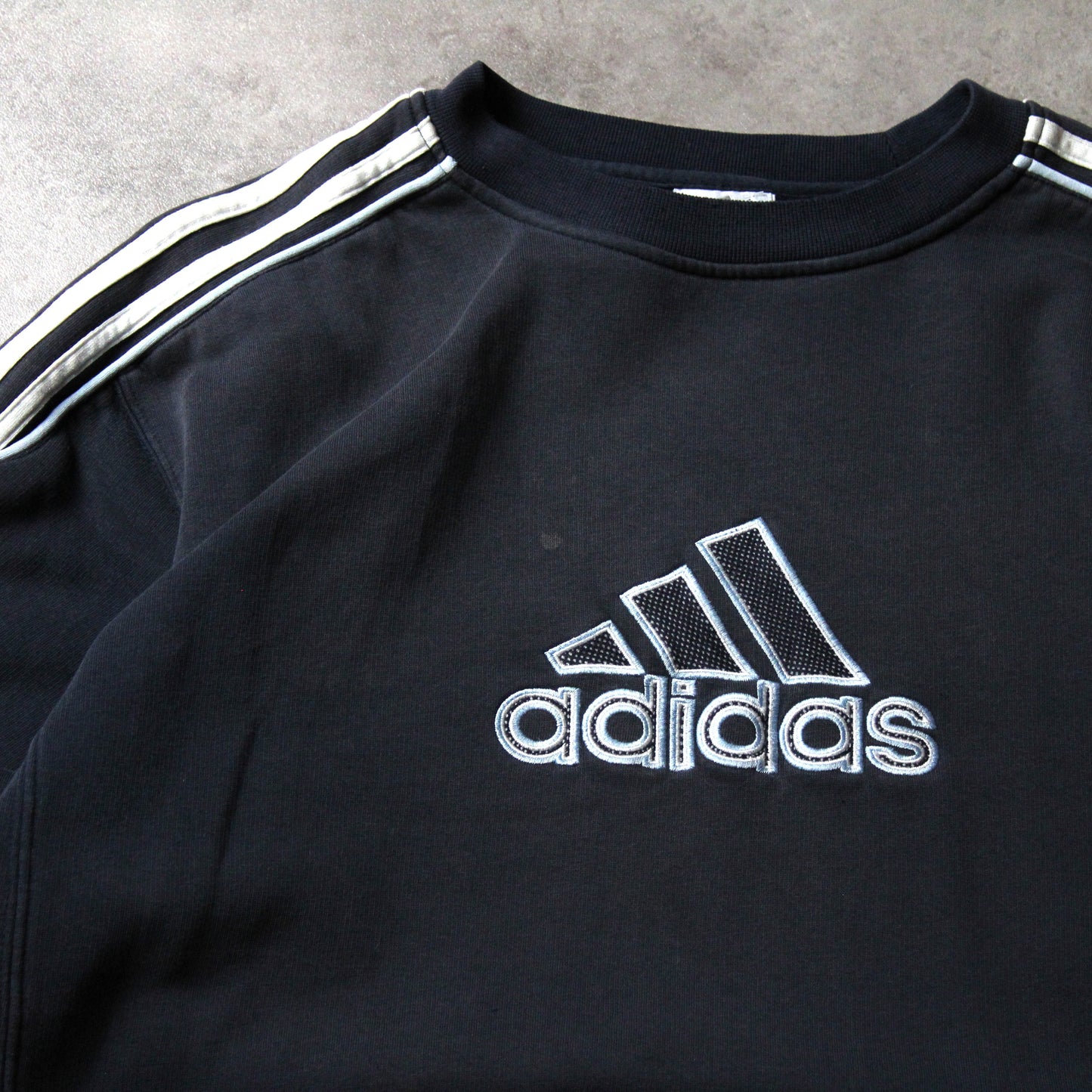 Adidas 00's Big Embrioed Crewneck Sweater (Man-L)