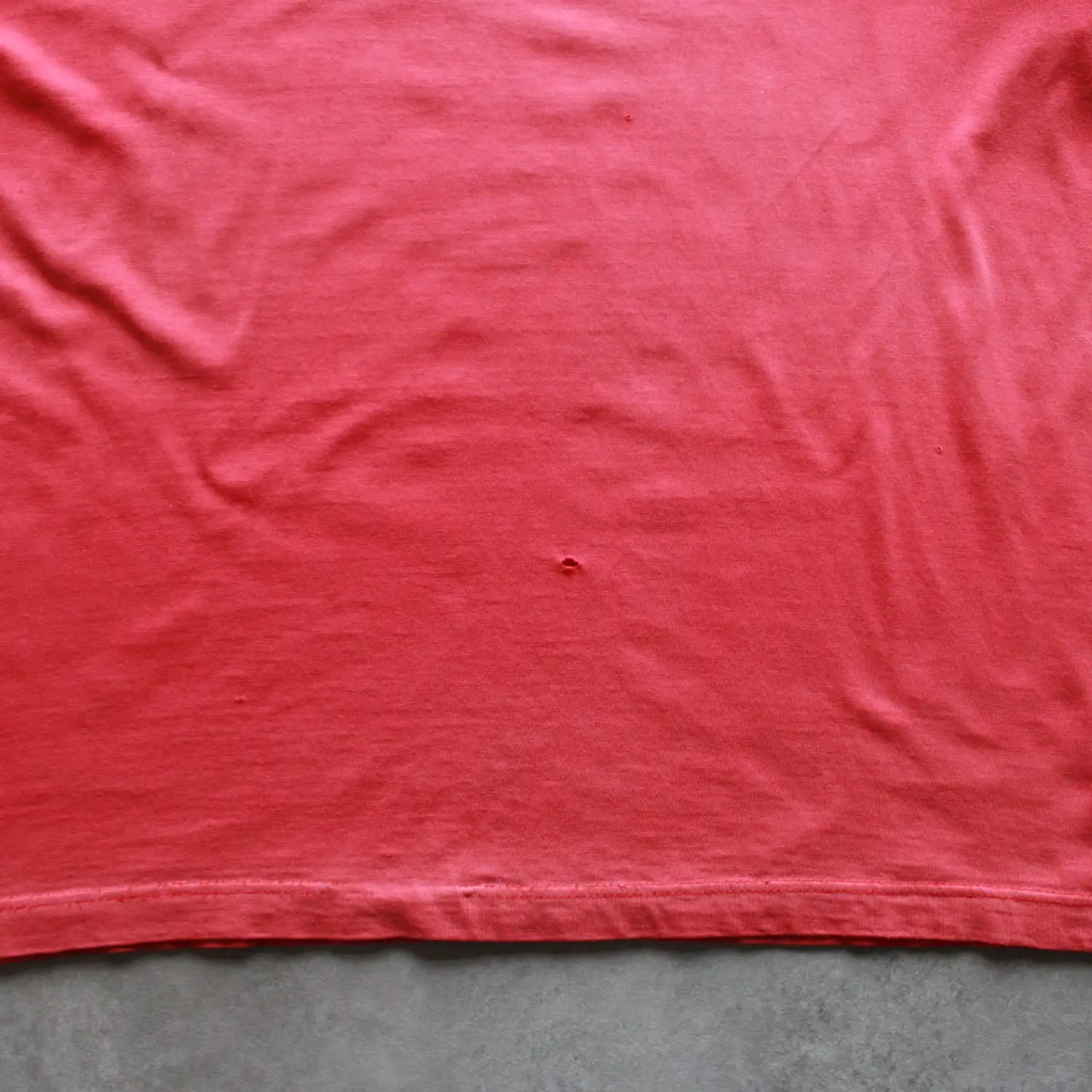 Hanes Ferrari x Marlboro Printed Tee – Red (Man-XL,Faded and Flawed)