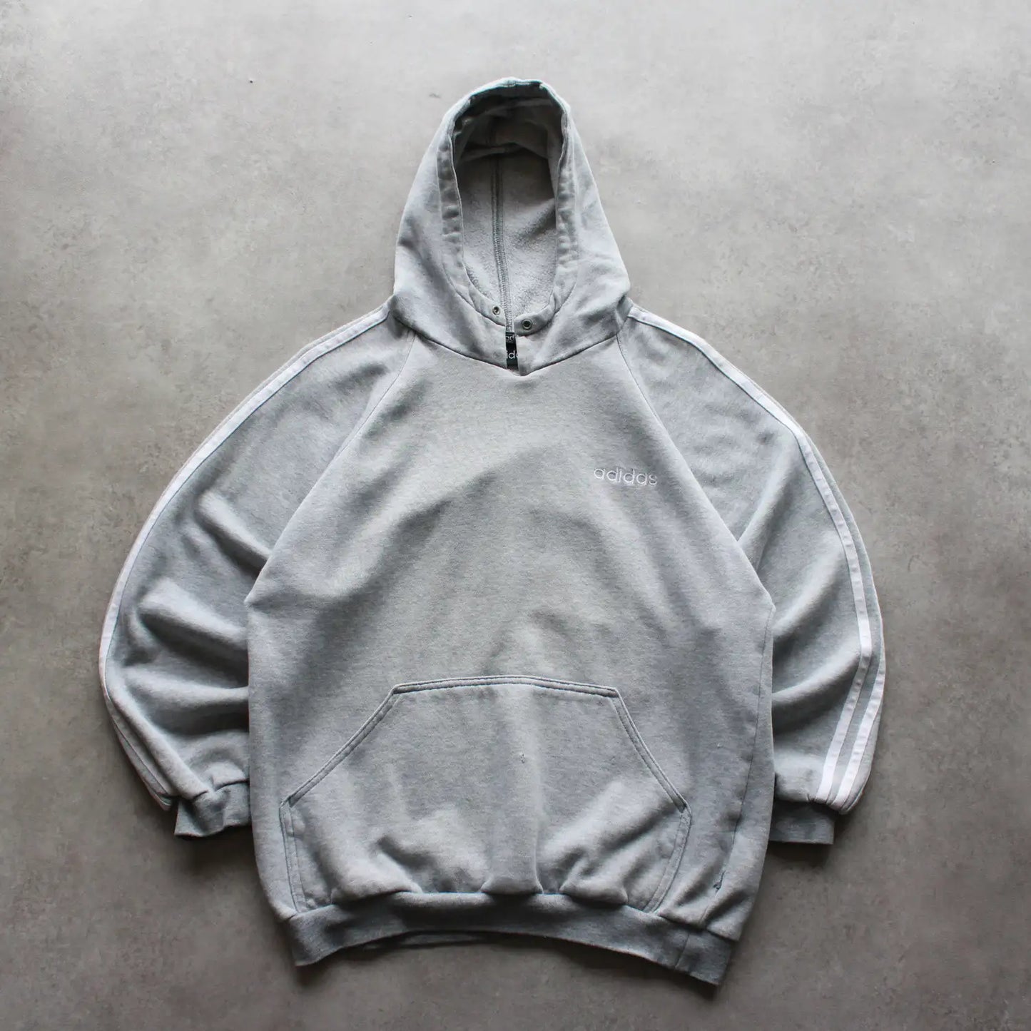 Adidas Embroidered Logo Hoodie – Grey (Man-S)