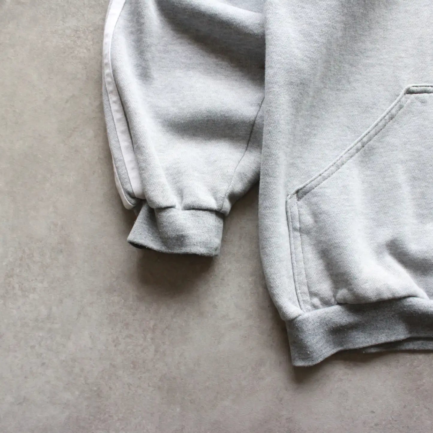 Adidas Embroidered Logo Hoodie – Grey (Man-S)