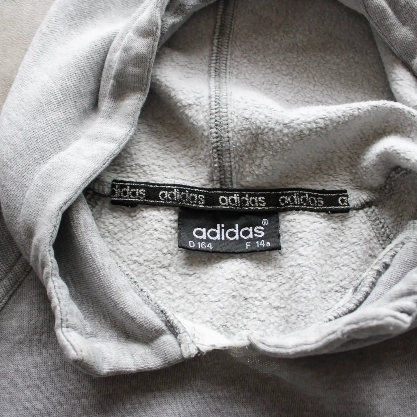 Adidas Embroidered Logo Hoodie – Grey (Man-S)