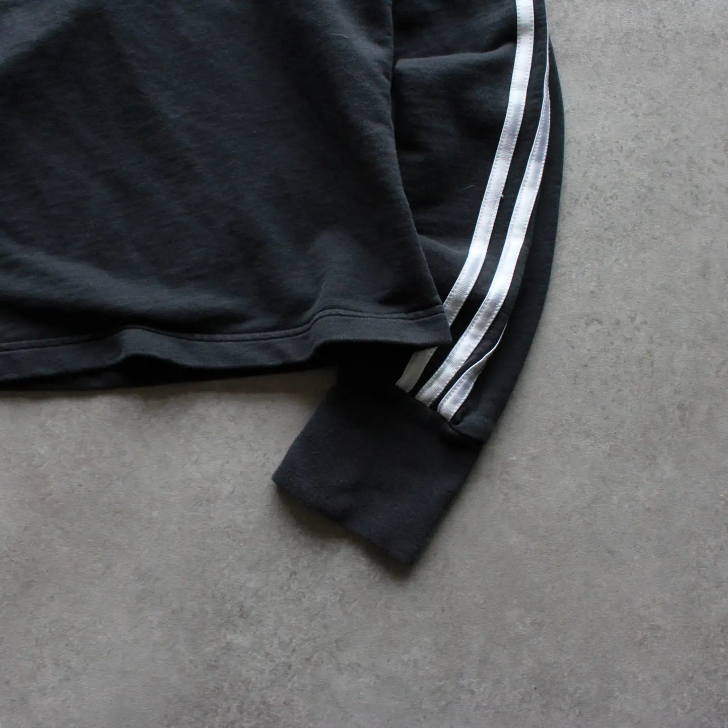 Adidas 3-Stripes V-Neck Cropped Hoodie – Black (Woman-M)