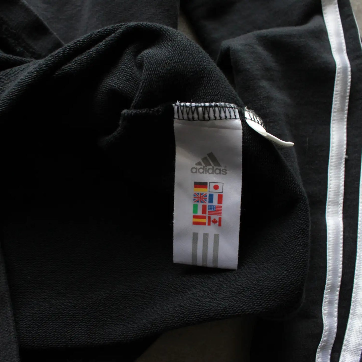 Adidas 3-Stripes V-Neck Cropped Hoodie – Black (Woman-M)