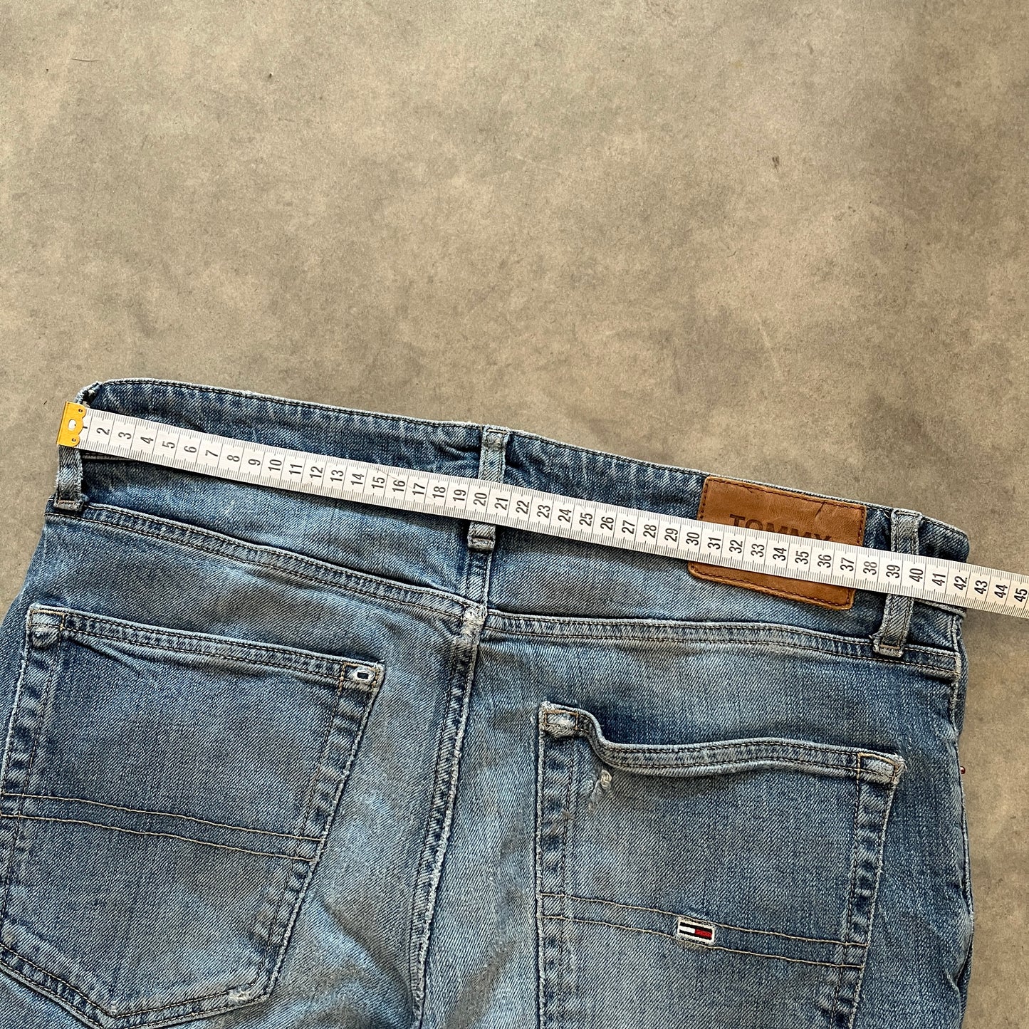 Tommy Jeans Distressed Jeans W34