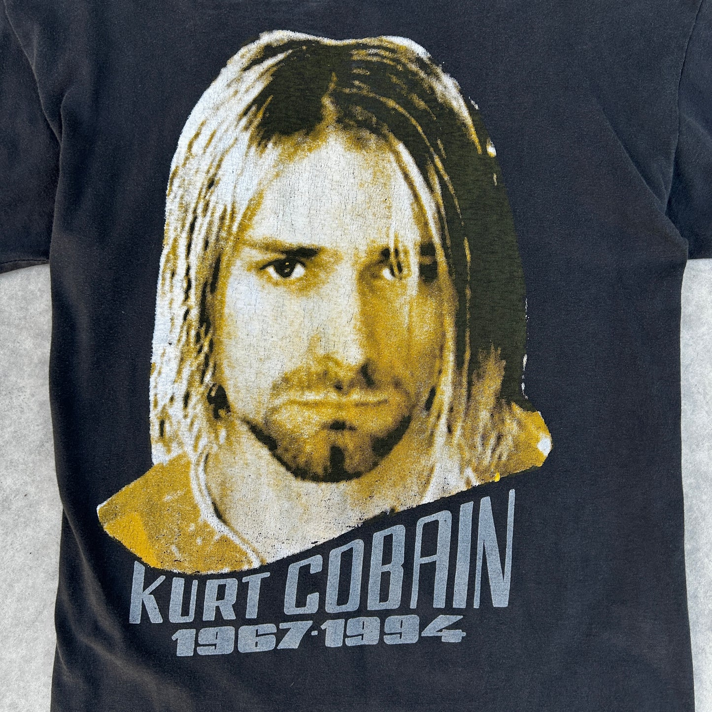 Vintage 90s Nirvana Kurt Cobain 1967-1994 Memorial T-Shirt L