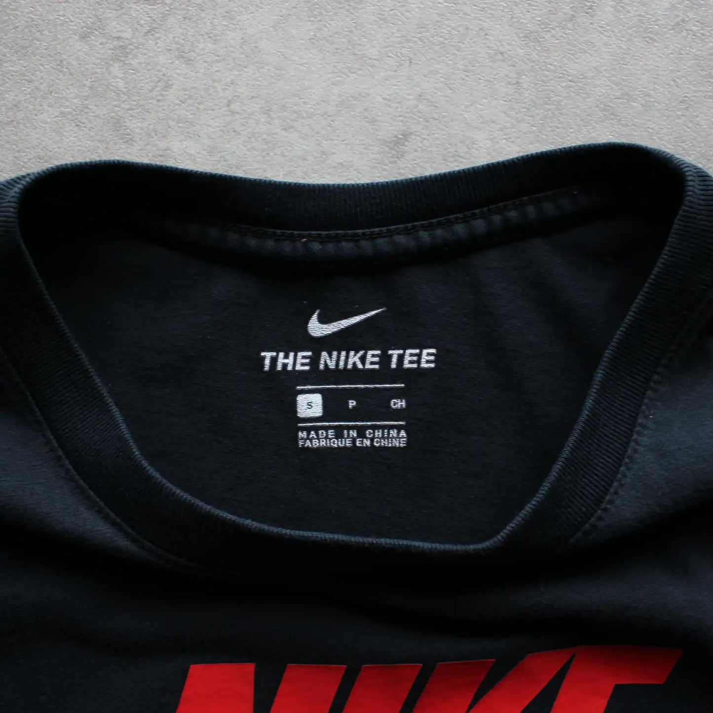 Nike Graphic Air Tee – Black/Red (Man-S)