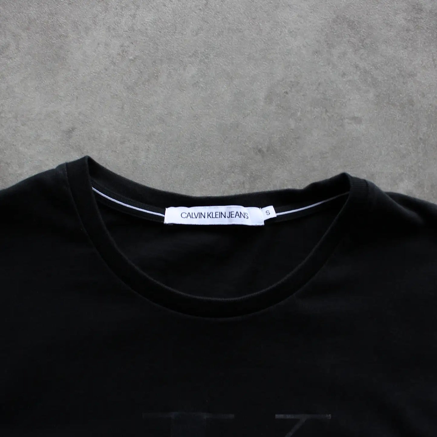 Calvin Klein Monogram Logo Tee – Black (Woman-S)