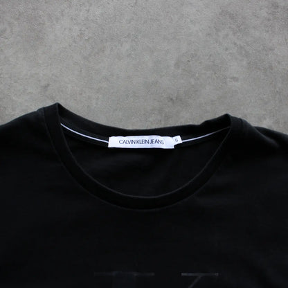 Calvin Klein Monogram Logo Tee – Black (Woman-S)