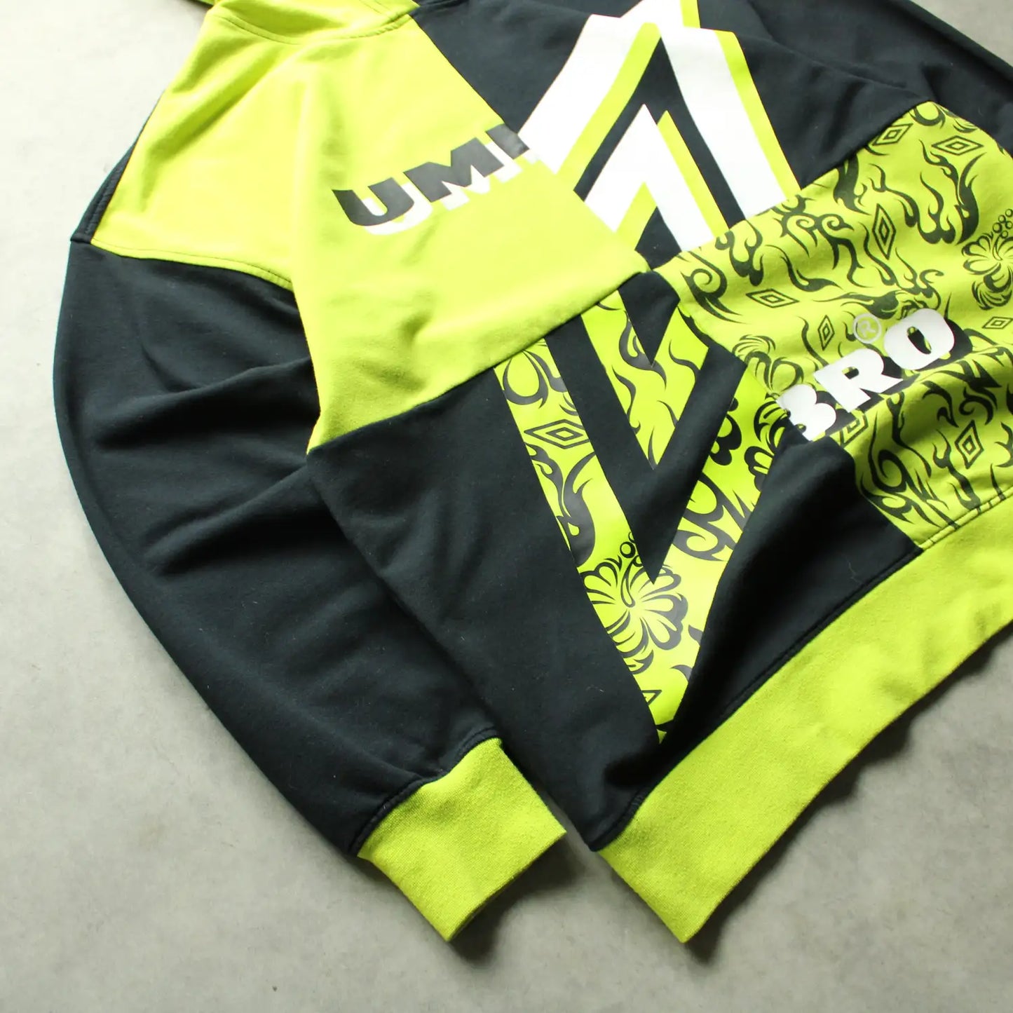 Umbro Graphic Colorblock Hoodie – Black/Green (Man-S)