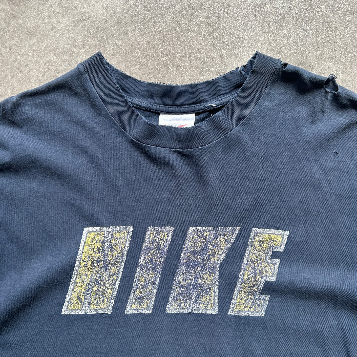 Nike Vintage Distressed Logo T-Shirt L