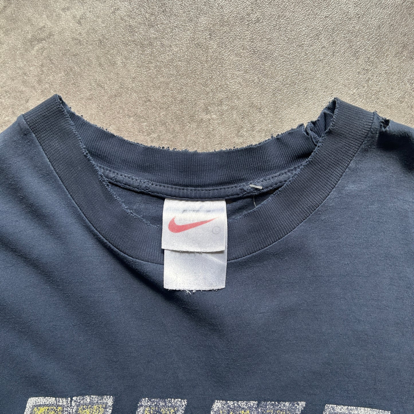 Nike Vintage Distressed Logo T-Shirt L