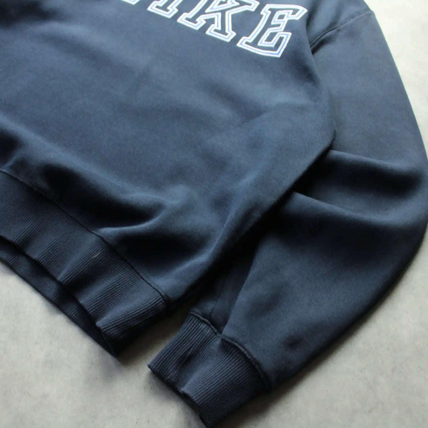 Nike Embroidered Mini Swoosh Crewneck – Navy (Man-S)