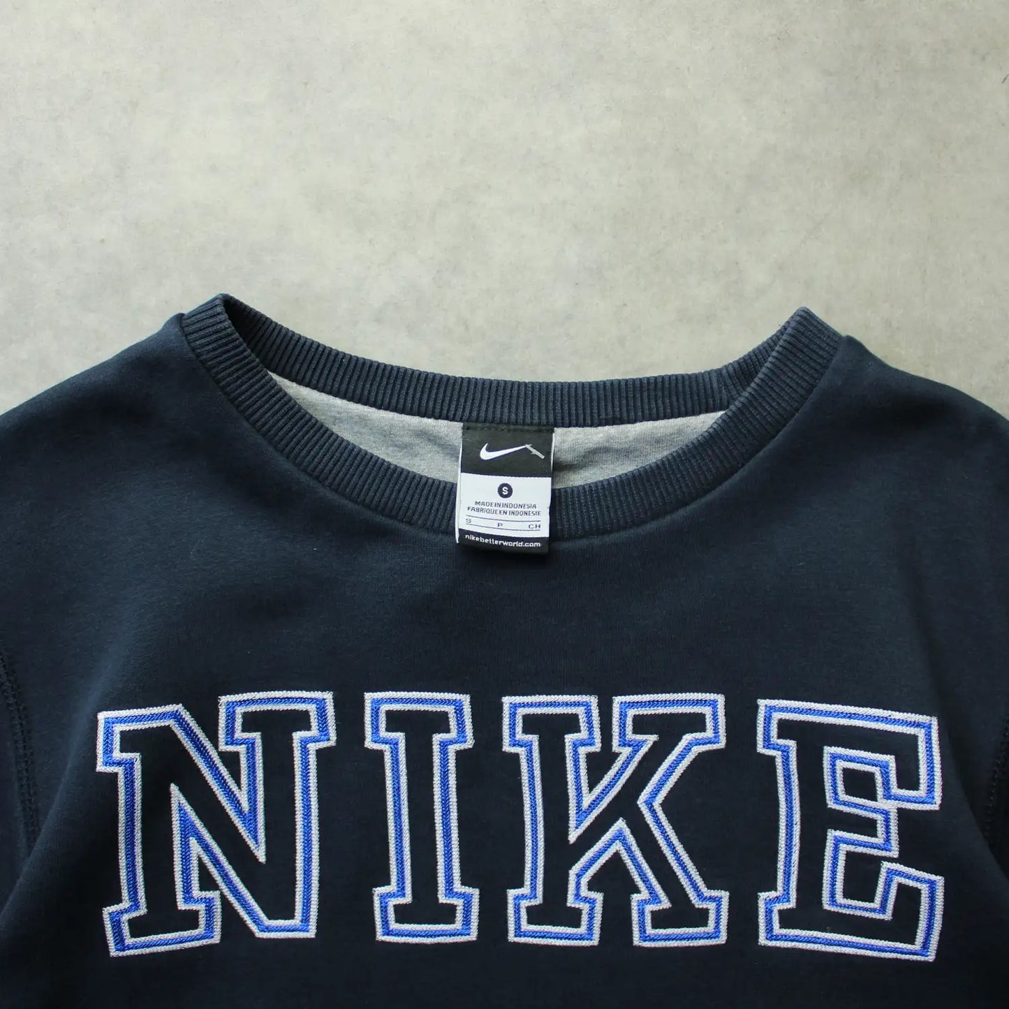 Nike Embroidered Mini Swoosh Crewneck – Navy (Man-S)