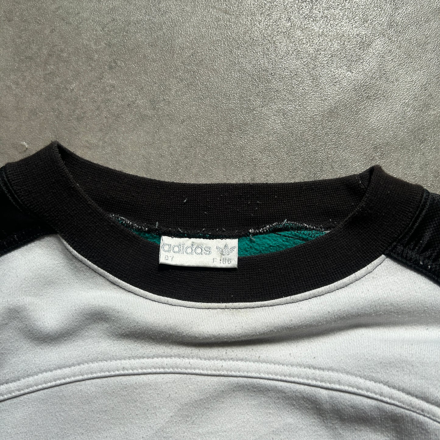 Adidas Vintage Training Sweatshirt L