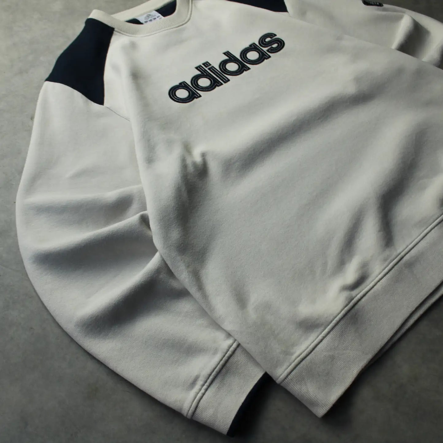 Adidas Embroidered Logo Crewneck Sweatshirt – Cream/Black (Man-L)