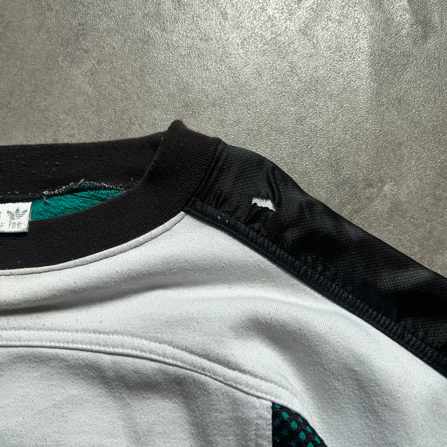 Adidas Vintage Training Sweatshirt L