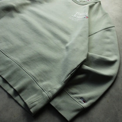 Tommy Jeans Minimal Logo Crewneck Sweatshirt – Sage Green (Man-L)