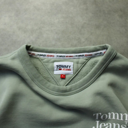 Tommy Jeans Minimal Logo Crewneck Sweatshirt – Sage Green (Man-L)