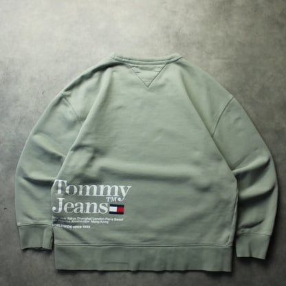 Tommy Jeans Minimal Logo Crewneck Sweatshirt – Sage Green (Man-L)