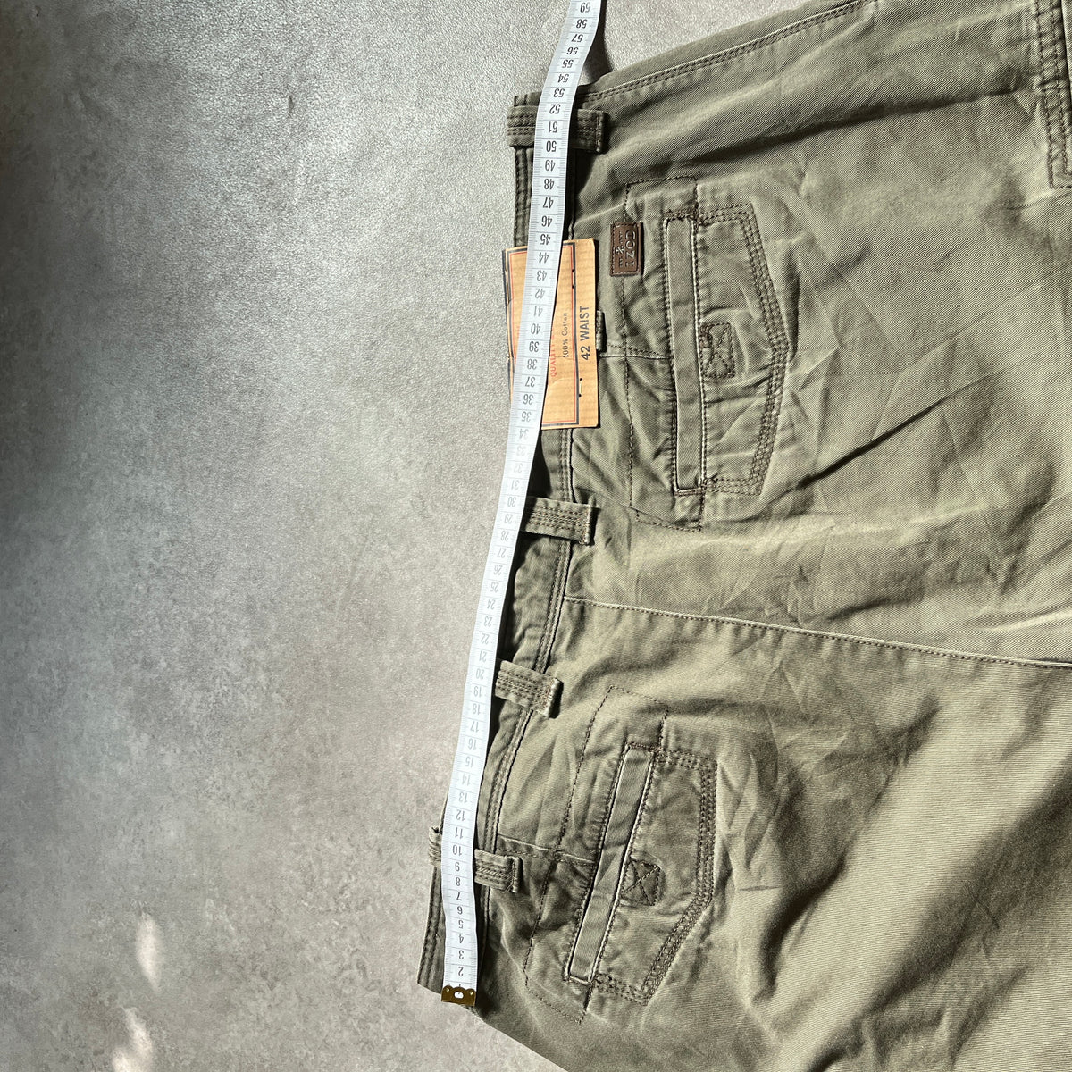 Izod Khaki Cargo Shorts W42
