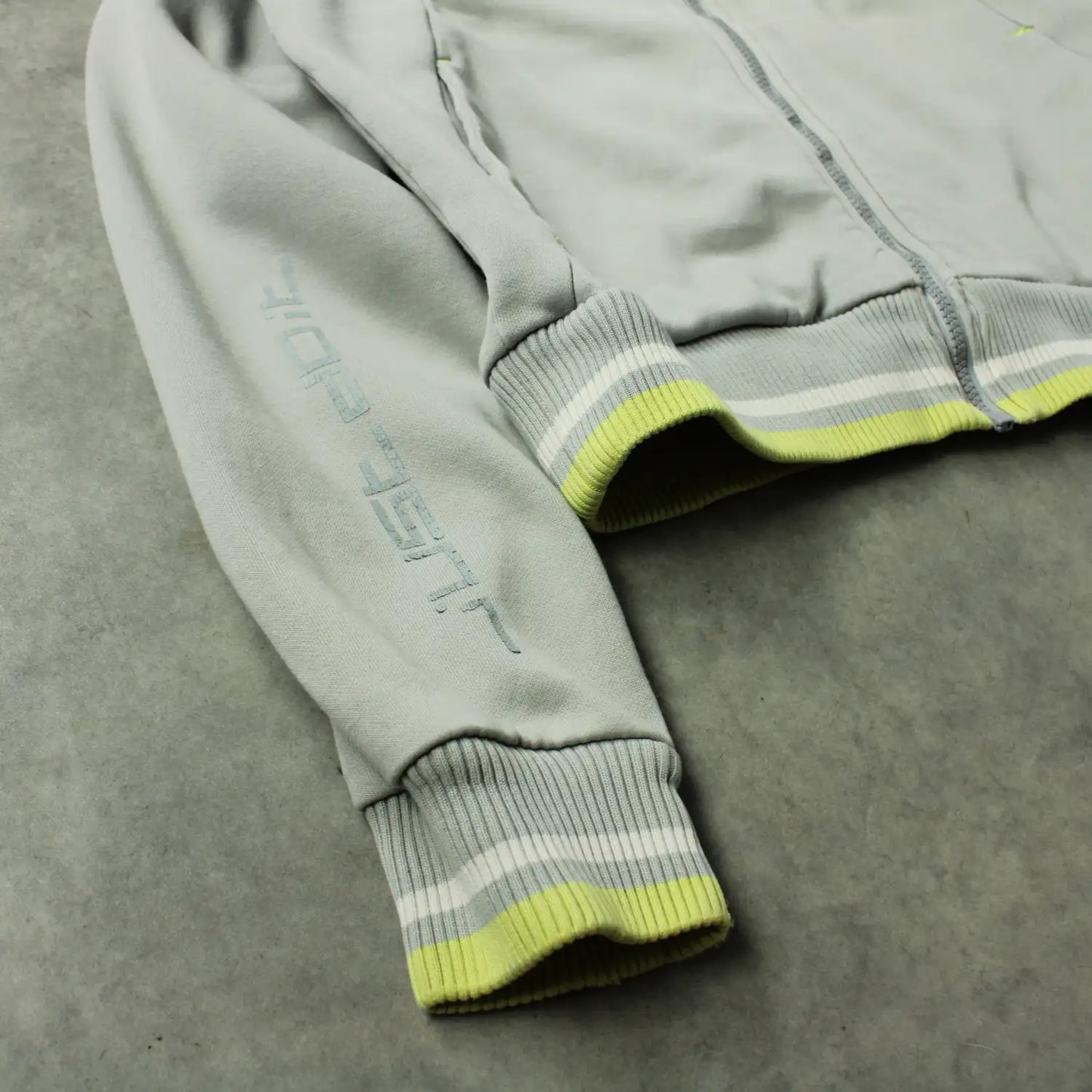 Nike Zip Up Sweater – Light Grey (Woman-L)